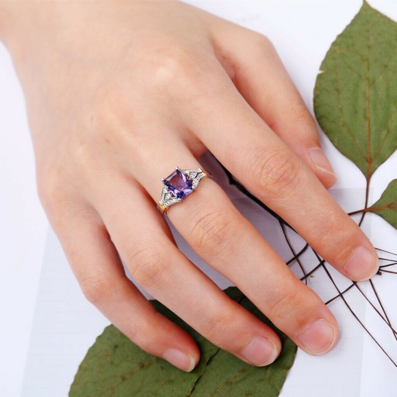 Beautiful 925 Silver Emerald Cut Amethyst Ring New - Picture 4 of 6